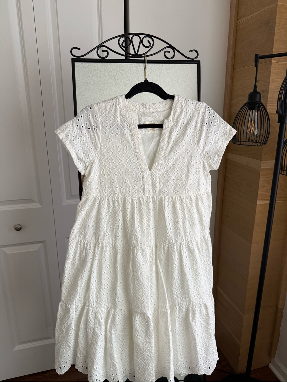 White Eyelet V-Neck Tiered Dress - Classic Summer Style Maeve Size XS